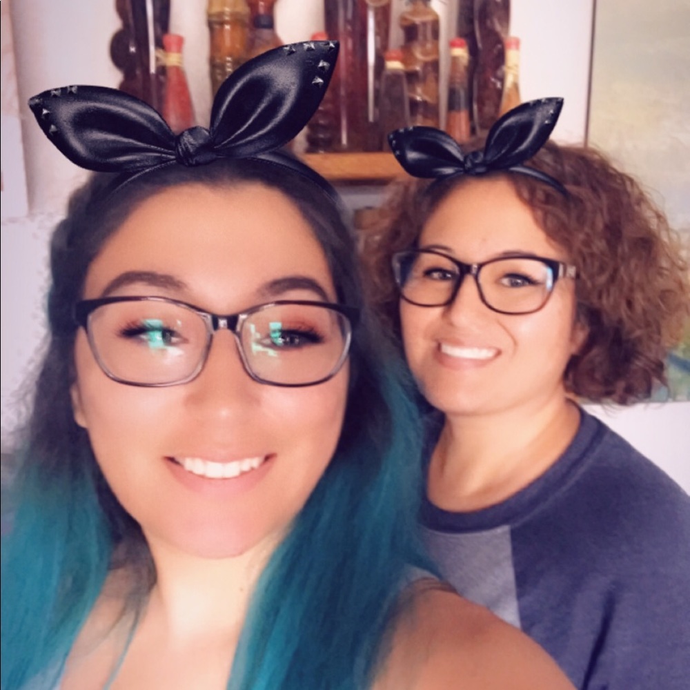 Meet your Poshers! Debby + Diana